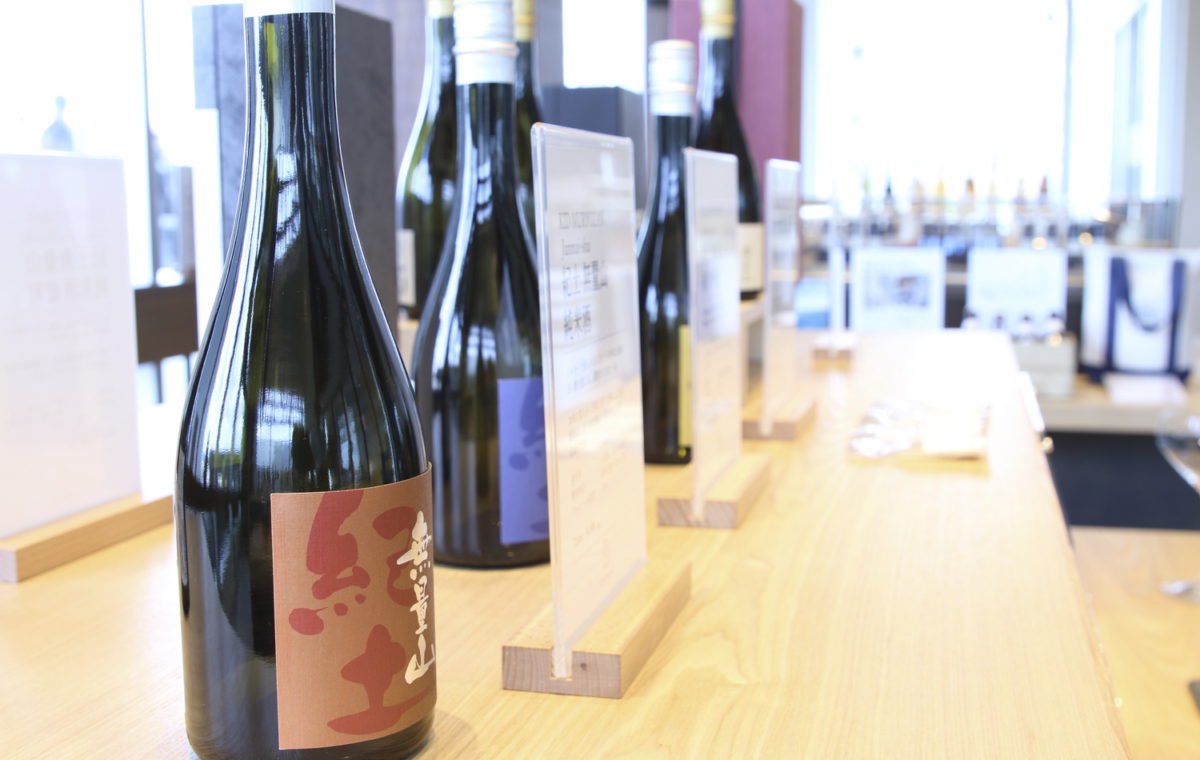 お客様とのつながりを大切にする酒店。
