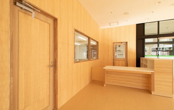 木の香りのする公民館