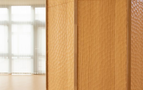 木の香りのする公民館