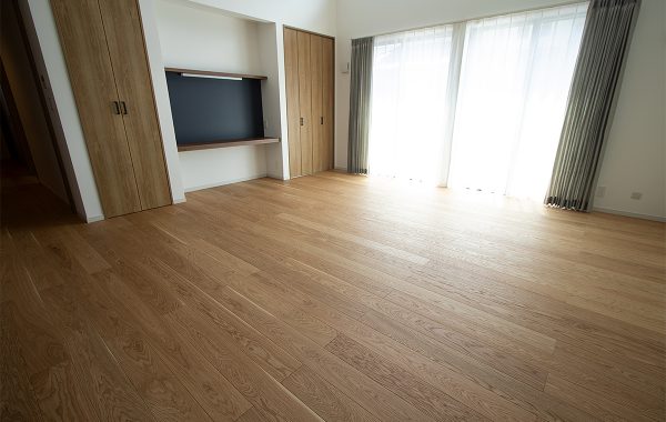 オークの醍醐味を堪能する床。