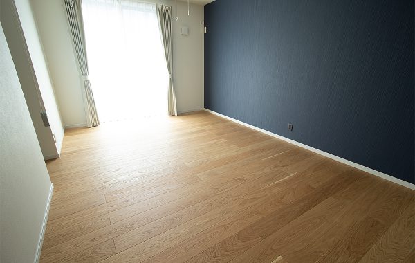 オークの醍醐味を堪能する床。