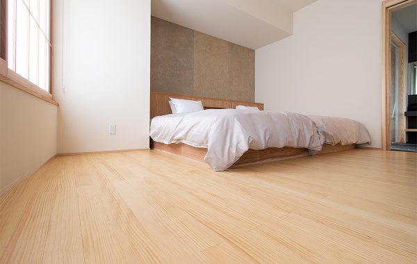 古材を活かした和のホテル