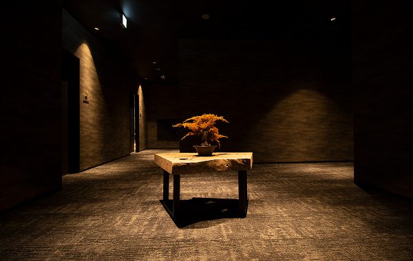 古材を活かした和のホテル