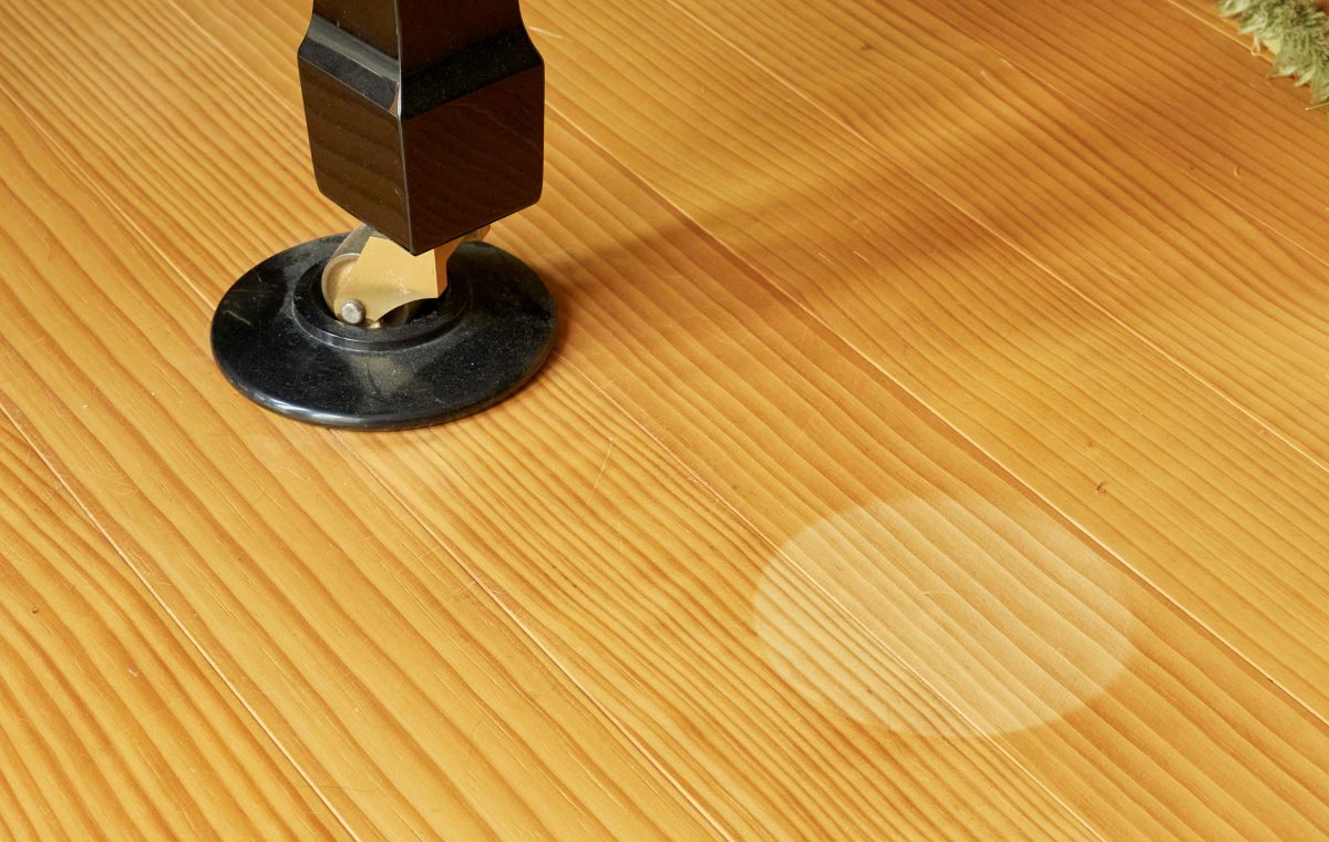 木の香りを感じながら晩酌を。