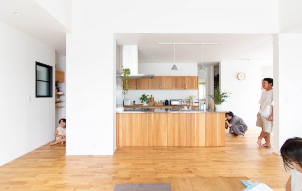 家族の物語が巡る、平屋の暮らし。