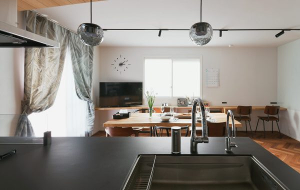 自然とモダンが調和するおうち。