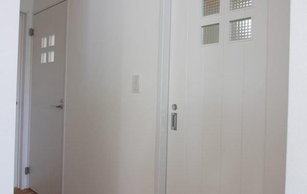 オークの力強さを、みて・ふれて楽しむ。