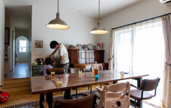 サマーハウスに憧れて。切妻屋根の長いおうち